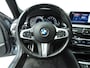 BMW 5-Serie Sedan 540i | High Executive | M Sport | Dealer onderhoud | Trekhaak | Parking Assistant Plus | Comfort Acces | 19'' LMV