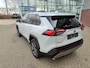 Toyota RAV4 2.5 HYBRID STYLE STOEL/STUURVERW LEDER CAMERA 18''LM-VELGEN NAVI AD-CRUISE EL-ACHTERKLEP APPLE/ANDROID PARELMOERLAK