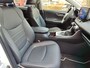 Toyota RAV4 2.5 HYBRID STYLE STOEL/STUURVERW LEDER CAMERA 18''LM-VELGEN NAVI AD-CRUISE EL-ACHTERKLEP APPLE/ANDROID PARELMOERLAK