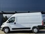 Fiat Ducato 35 2.2D 180PK MultiJet L2H2 | AUTOMAAT | VOORRAAD | BPM VRIJ! | Verzwaarde vering | Luxe tussenwand | Comfort bestuurderstoel | All season banden | Bluetooth | Airco