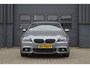 BMW 5-Serie 528xi High Executive | M-PAKKET | HUD | H&K | TREKHAAK |