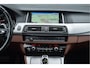 BMW 5-Serie 528xi High Executive | M-PAKKET | HUD | H&K | TREKHAAK |