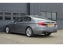 BMW 5-Serie 528xi High Executive | M-PAKKET | HUD | H&K | TREKHAAK |