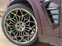 BMW X5 M60i 4.4 V8 TwinTurbo / 531 PK / 23" ALU / Carbon / Individual / M Sport / G05 LCI Facelift  / Mora Purple / xDrive / HK Audio / Elec. Trekhaak