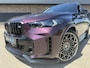 BMW X5 M60i 4.4 V8 TwinTurbo / 531 PK / 23" ALU / Carbon / Individual / M Sport / G05 LCI Facelift  / Mora Purple / xDrive / HK Audio / Elec. Trekhaak