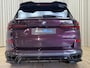 BMW X5 M60i 4.4 V8 TwinTurbo / 531 PK / 23" ALU / Carbon / Individual / M Sport / G05 LCI Facelift  / Mora Purple / xDrive / HK Audio / Elec. Trekhaak