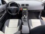 Volvo C30 2.0 R-Design | Spoiler | Cruise Controle | Climate Controle |