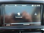 Peugeot 2008 110 Pk Benzine * AUTOMAAT * Hele mooie luxe * Allure * Panoramadak * Navigatie * Automatisch in- en uitparkeersysteem * L.M. Velgen * 1/2 Lederen Interieur * Vingerhoets; Vierde Generatie Eersteklas Service !