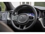 Volvo XC60 2.0 T8 Plug-in hybrid AWD R-Design Trekhaak | Pano | Luchtvering | Bowers & Wilkins