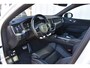 Volvo XC60 Recharge T6 AWD R-Design | Black Sheep pakket | 21" Velgen | Harman Kardon audio | Blis |