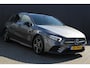 Mercedes-Benz A-klasse 200 Business Solution AMG Night Upgrade 164pk | incl. 12 maanden garantie | Night pakket | Panoramadak | AMG pakket | Virtual cockpit | Stoelverwarming | F1 Flippers | Lane assist | Zwarte hemel | Navigatie | 18" lichtmetalen velgen | Parkeersensoren | LED verlichting | Achteruitrijcamera