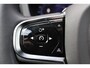 Volvo XC60 T6 Recharge AWD Ultimate Dark - Luchtvering - Panorama/schuifdak - IntelliSafe Assist & Surround - 360º Camera - Bowers & Wilkins audio - Verwarmde voorstoelen, stuur & achterbank - Parkeersensoren voor & achter - Elektr. bedienb. voorstoelen met geheugen - Draadloze tel. lader - Head up display - Elektr. inklapbare trekhaak - 20' LMV