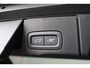 Volvo XC60 T6 Recharge AWD Ultimate Dark - Luchtvering - Panorama/schuifdak - IntelliSafe Assist & Surround - 360º Camera - Bowers & Wilkins audio - Verwarmde voorstoelen, stuur & achterbank - Parkeersensoren voor & achter - Elektr. bedienb. voorstoelen met geheugen - Draadloze tel. lader - Head up display - Elektr. inklapbare trekhaak - 20' LMV