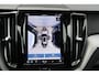 Volvo XC60 T6 Recharge AWD Ultimate Dark - Luchtvering - Panorama/schuifdak - IntelliSafe Assist & Surround - 360º Camera - Bowers & Wilkins audio - Verwarmde voorstoelen, stuur & achterbank - Parkeersensoren voor & achter - Elektr. bedienb. voorstoelen met geheugen - Draadloze tel. lader - Head up display - Elektr. inklapbare trekhaak - 20' LMV