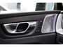 Volvo XC60 T6 Recharge AWD Ultimate Dark - Luchtvering - Panorama/schuifdak - IntelliSafe Assist & Surround - 360º Camera - Bowers & Wilkins audio - Verwarmde voorstoelen, stuur & achterbank - Parkeersensoren voor & achter - Elektr. bedienb. voorstoelen met geheugen - Draadloze tel. lader - Head up display - Elektr. inklapbare trekhaak - 20' LMV