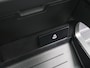 Land Rover Defender 110 2.0 P300e 110 X-Dynamic SE | Cold Climate Pack | Black Exterior Pack | Trekhaak elektrisch uitklapbaar |