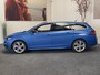 Peugeot 308 SW 1.2 PURE TECH BLUE LEASE GT PANORAMADAK NAVIGATIE CRUISE CONTROL APPLE CARPLAY/ANDROID BLUETOOTH TELEFOON DODEHOEKSENSOREN MEDIA VOORBEREIDING ACHTERUITRIJCAMERA PDC ZEER MOOI !! Brgl
