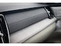 Volvo XC90 T8 Plug-in hybrid AWD Ultra Bright | Adaptieve Cruise Control | Luchtvering | Bowers & Wilkins Audio | Stoelventilatie + Massage | 360 Camera | Head-Up Display | 22 Inch Lichtmetalen Velgen