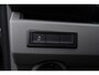 Volkswagen Transporter 2.0 TDI L1H1 30 Black Edition Cruise, Sensoren, Carplay, 150PK, Automaat, Trekhaak, Stoelverwarming, Standkachel