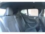 Volvo XC40 B4 Plus Dark | Premium audio by Harman Kardon | Verwarmbare Voorstoelen | Verwarmbaar Stuurwiel | Elektrisch Verstelbare Voorstoelen | Keyless entry | 20 inch lichtmetalen velgen | Panoramadak met schuif/kantel functie | Apple Carplay/Android auto | Visual Park Assist | Extra getinte ramen achter