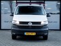 Volkswagen Transporter DC 2.0 TDI L2H3 30 Comfortline | Dubbele cabine| Trekhaak | Navigatie | Airco | Cruise Control | Parkeersensoren | Metallic Lak | DAB+ | Vloerplaat | Wandbekleding | Apple Carplay* | Android Auto* |