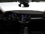 Volvo V60 B4 Plus Dark | Terkhaak | Navigatie | Leder | Elektrisch verstelbare bestuurderstoel met geheugenfunctie