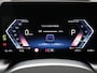 BMW iX1 xDrive30 Launch Edition 67 kWh | PANORAMADAK | HARMAN-KARDON AUDIO | 360-CAMERA | LEDER | HEAD UP DISPLAY | STUUR+STOELVERWARMING | ELEKTRISCHE BESTUURDERSSTOEL MET GEHEUGEN | ELEKTRISCHE ACHTERKLEP |