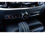 Volvo V60 T6 Twin Engine AWD R-Design | Navi | 360 Camera | Massage | Ventilatie | Harman Kardon Audio | BLIS | Stoel-/Stuurverwarming | Adaptieve Cruise | DAB | Full LED | Keyless | Elek. Stoelen | Getint Glas | Dodehoekdetectie | Park Assist | 19" LM
