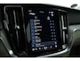 Volvo V60 2.0 T6 Plug-in hybrid AWD Plus Dark | ACC | BLIS | H&K | Stuur- & 4x stoelverw. | Elek. Voorstoelen |