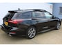 Ford Focus Wagon 1.0 EcoBoost Hybrid ST Line X 168PK | Panoramadak | Stoel/Stuurverwarming | Achteruitrijcamera | Parkeersensoren V+A | Adaptive cruise controle | Lane assist | Dodehoek sensoren | Schuif/kantel dak | Navigatie | Climate controle | Keyless start | Apple CarPlay/Android Auto | 17 Inch LMV | LED koplampen | DAB |