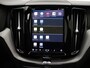 Volvo XC60 T6 350pk Plug-in hybrid AWD Plus Dark / Harman en Kardon audio / Contourstoelen / Panorama dak / Camera voor en achter / Elektrisch verstelbare stoelen /