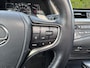 Lexus ES 300h Business Line | Schuifdak, Groot scherm, Stoel + Stuurverwarming, Dodehoekherkenning, Parkeersensoren, CarPlay
