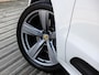 Porsche Macan 2.0 | SPORTDESIGN | SPORTCHRONO | PASM LUCHTVERING | SPORTUITLAATEINDPIJPEN | KRIJTGRIJS | 18-WEG STOELEN | ELEKTR.TREKHAAK | PANORAMA/SCHUIF-KANTELDAK | 21 INCH | BURMSTER | PLDS + |