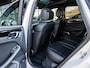 Porsche Macan 2.0 | SPORTDESIGN | SPORTCHRONO | PASM LUCHTVERING | SPORTUITLAATEINDPIJPEN | KRIJTGRIJS | 18-WEG STOELEN | ELEKTR.TREKHAAK | PANORAMA/SCHUIF-KANTELDAK | 21 INCH | BURMSTER | PLDS + |