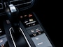 Porsche Macan 2.0 | SPORTDESIGN | SPORTCHRONO | PASM LUCHTVERING | SPORTUITLAATEINDPIJPEN | KRIJTGRIJS | 18-WEG STOELEN | ELEKTR.TREKHAAK | PANORAMA/SCHUIF-KANTELDAK | 21 INCH | BURMSTER | PLDS + |