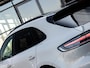Porsche Macan 2.0 | SPORTDESIGN | SPORTCHRONO | PASM LUCHTVERING | SPORTUITLAATEINDPIJPEN | KRIJTGRIJS | 18-WEG STOELEN | ELEKTR.TREKHAAK | PANORAMA/SCHUIF-KANTELDAK | 21 INCH | BURMSTER | PLDS + |