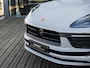Porsche Macan 2.0 | SPORTDESIGN | SPORTCHRONO | PASM LUCHTVERING | SPORTUITLAATEINDPIJPEN | KRIJTGRIJS | 18-WEG STOELEN | ELEKTR.TREKHAAK | PANORAMA/SCHUIF-KANTELDAK | 21 INCH | BURMSTER | PLDS + |