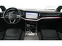 Volkswagen Touareg 3.0 TSI eHybrid 381pk PHEV 4MOTION Elegance / Panoramadak / Trekhaak / Luchtvering