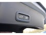 Volvo XC40 B4 Plus Dark | Panoramisch dak met Schuif-/Kantel Functie | Harman Kardon Audio installatie | Elektrisch verstelbare stoelen met Memory Functie | Extra getint glas achter | Keyless entry | Lichtmetalen velgen 20'' | 360 Graden camera | Sfeer verlichting | Voorstoelen verwarmbaar |