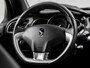 Citroën DS3 1.2 VTi So Chic (NAVIGATIE, CLIMATE, CRUISE, PARKEERSENSOREN, LEDER, SPORTSTOELEN, BLUETOOTH, GETINT GLAS, LM VELGEN, NIEUWE APK, NIEUWSTAAT)