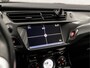 Citroën DS3 1.2 VTi So Chic (NAVIGATIE, CLIMATE, CRUISE, PARKEERSENSOREN, LEDER, SPORTSTOELEN, BLUETOOTH, GETINT GLAS, LM VELGEN, NIEUWE APK, NIEUWSTAAT)