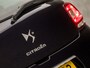 Citroën DS3 1.2 VTi So Chic (NAVIGATIE, CLIMATE, CRUISE, PARKEERSENSOREN, LEDER, SPORTSTOELEN, BLUETOOTH, GETINT GLAS, LM VELGEN, NIEUWE APK, NIEUWSTAAT)