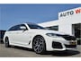 BMW 5-Serie 530e M-Sport Pano | Laser light | Harman Kardon | Memory stoel | Trekhaak elektr | Stuur + Stoelverwarming | Shadow line | Keyless DAB+