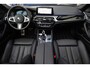 BMW 5-Serie Touring M550d 400 pk xDrive High Executive M-Sportpakket / 4-Wielsturing/ Laser/ Head-Up/ Night-Vision/ Soft-Close/ Keyless/ Harman&Kardon/ Pano-Dak/ 20'' LMV