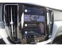 Volvo XC60 T6 350PK Long Range Dark Plus Dark Panoramisch schuif-kanteldak / Semi elektrisch wegklapbare trekhaak / Lederen bekleding / 19" lichtmetalen velgen / Adaptieve Cruise Control
