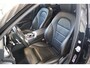 Mercedes-Benz C-klasse Estate 200 Business Solution AMG | Incl. 12 maanden garantie | Cruise control | Navigatie | Apple CarPlay | Vol lederen sportzetels | stoelverwarming | 360° camera + parkeersensoren | 1e eigenaar | LED koplampen | Zwarte hemel |