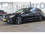 Mercedes-Benz C-klasse Estate 200 Business Solution AMG | Incl. 12 maanden garantie | Cruise control | Navigatie | Apple CarPlay | Vol lederen sportzetels | stoelverwarming | 360° camera + parkeersensoren | 1e eigenaar | LED koplampen | Zwarte hemel |