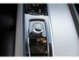 Volvo XC60 T6 350PK Plug-in hybrid AWD Plus Bright Long range / Adaptieve cruise control / Panoramadak / Apple carplay / Parkeersensoren met 360 camera / Elektrische achterklep / Elektrische stoelen met geheugen / Stoel en stuurwielverwarming