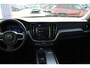 Volvo XC60 T6 350PK Plug-in hybrid AWD Plus Bright Long range / Adaptieve cruise control / Panoramadak / Apple carplay / Parkeersensoren met 360 camera / Elektrische achterklep / Elektrische stoelen met geheugen / Stoel en stuurwielverwarming
