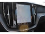 Volvo XC60 T6 350PK Plug-in hybrid AWD Plus Bright Long range / Adaptieve cruise control / Panoramadak / Apple carplay / Parkeersensoren met 360 camera / Elektrische achterklep / Elektrische stoelen met geheugen / Stoel en stuurwielverwarming